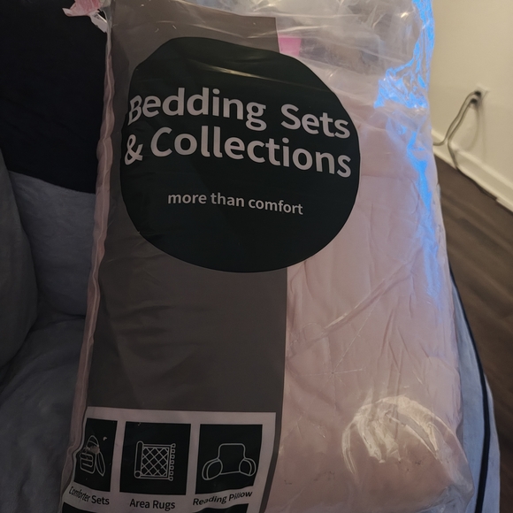 Waterproof Pink Quilted Mattress Protector - Picture 5 of 5